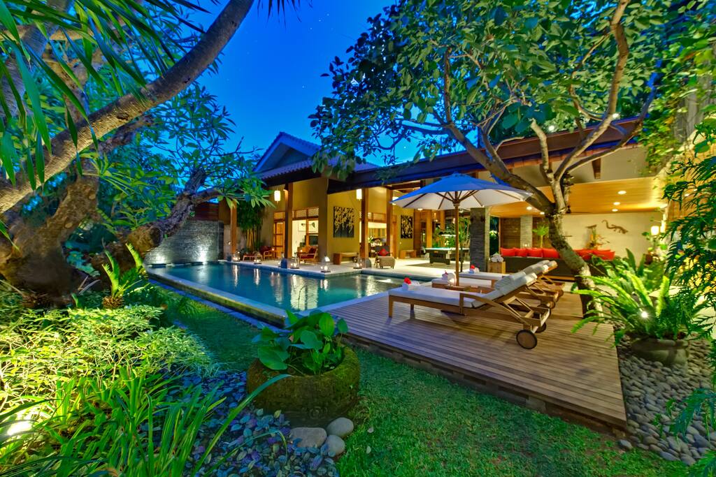 Villa & pool