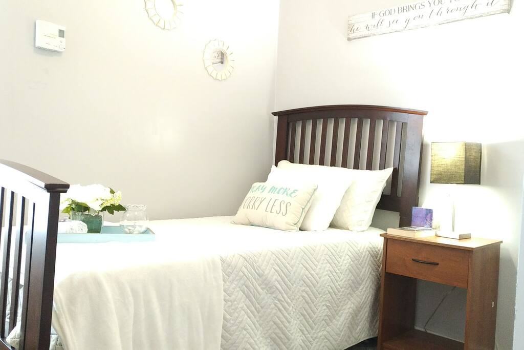 The best-priced room in Woostah!