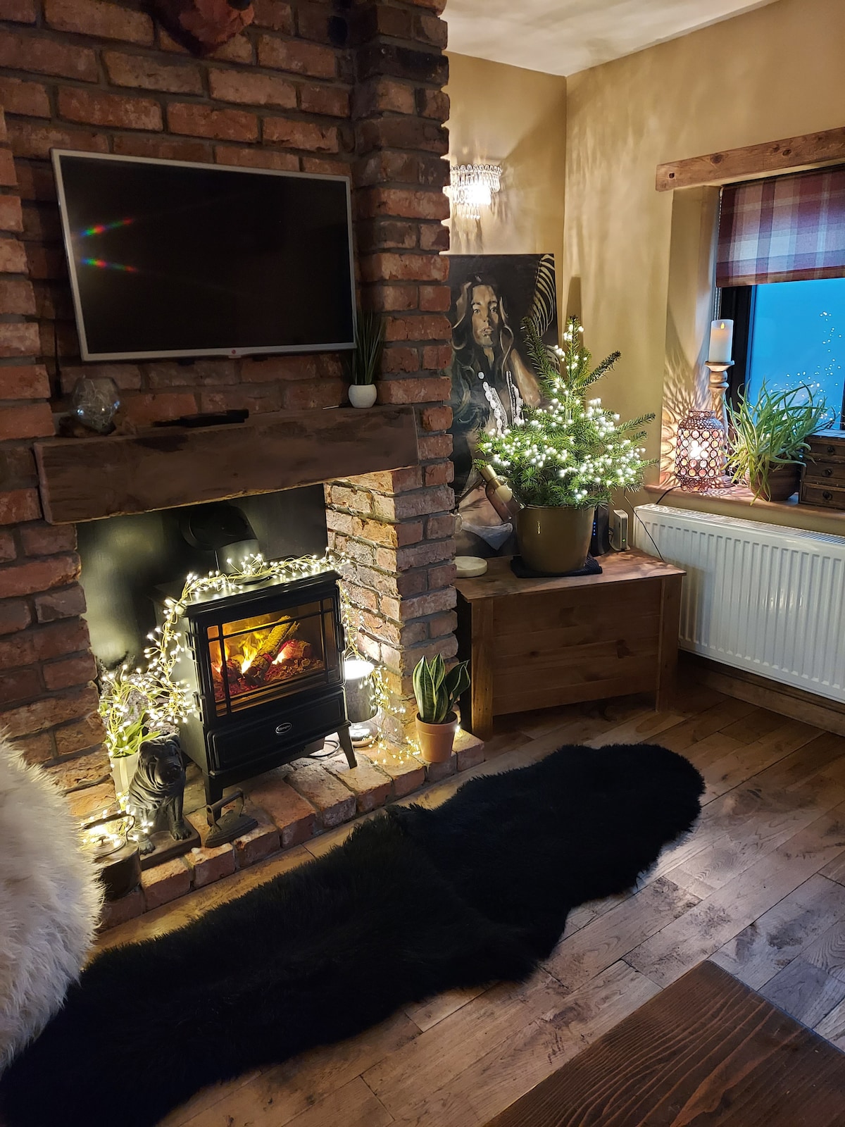 Top performing Airbnb: cosy, romantic cottage with hot tub in City Of Stoke On Trent