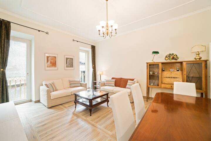 ۩ The Artist’s House in front of Pantheon gallery image 4