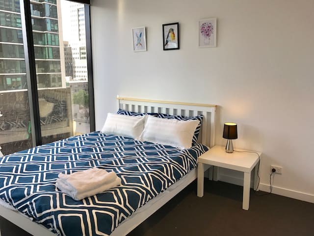 Sunlight apt 2bedroom sleep 6 free parking & pool