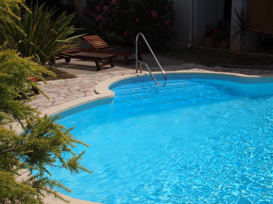 Pool (Beispiel)