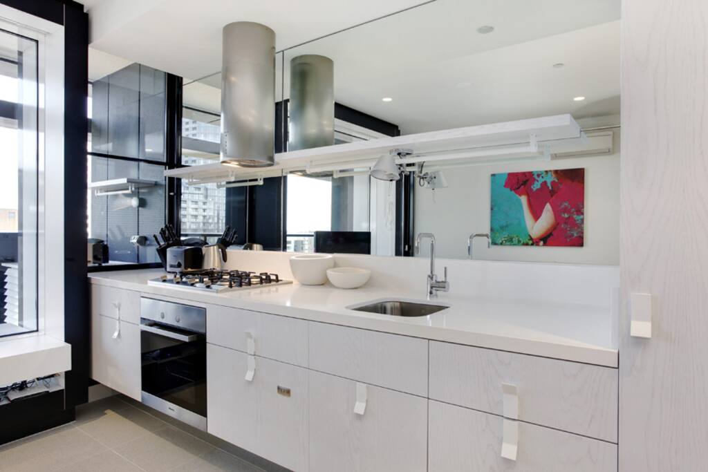 white kitchen layout