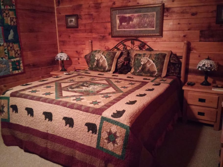 King Size Bedroom with Jacuzzi