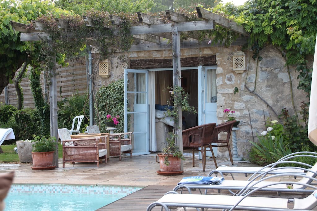 Pool house (Petite Maison) with twin bedroom