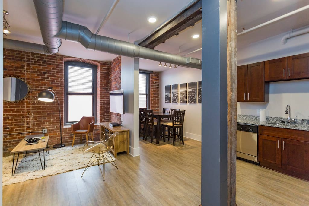 WALK to all the bars! DOWNTOWN Nashville Loft! 404 Lofts for Rent in Nashville, Tennessee