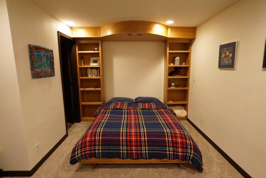 Queen size built in murphy bed