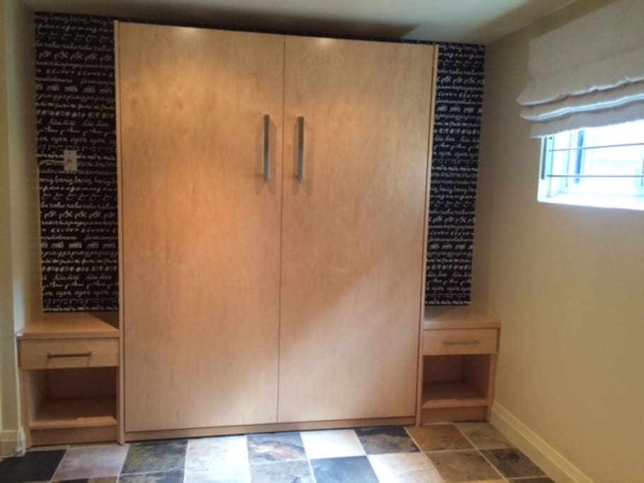 Murphy Bed, Closed