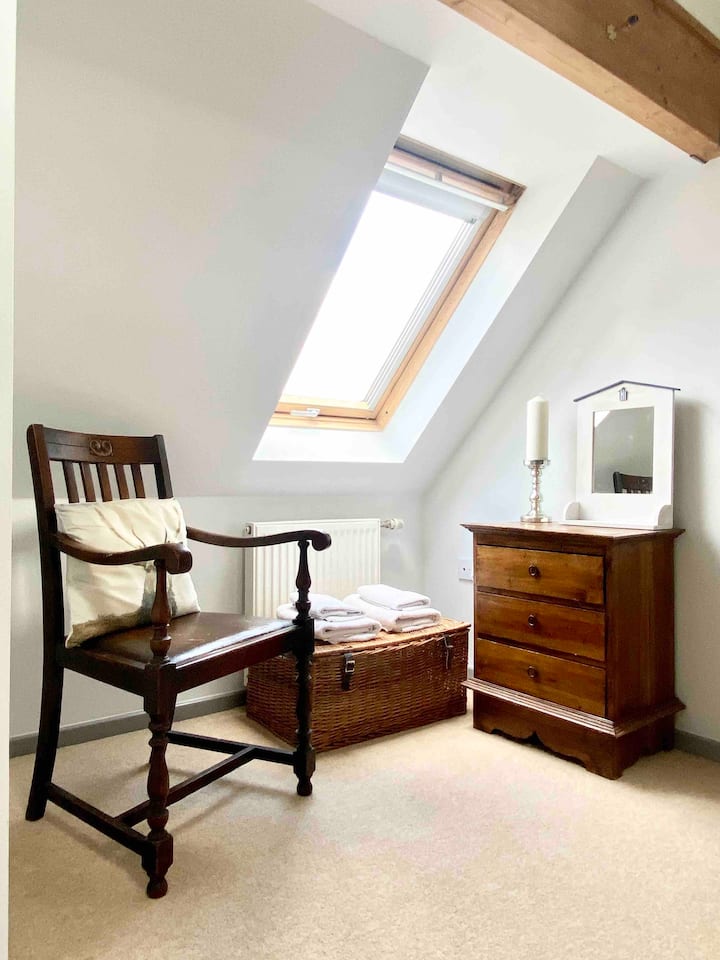 Onebedroom Annexe in the heart of Midhurst Condominiums for Rent in Midhurst, England, United