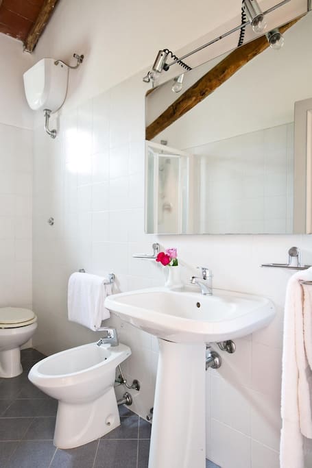 Bagno con doccia