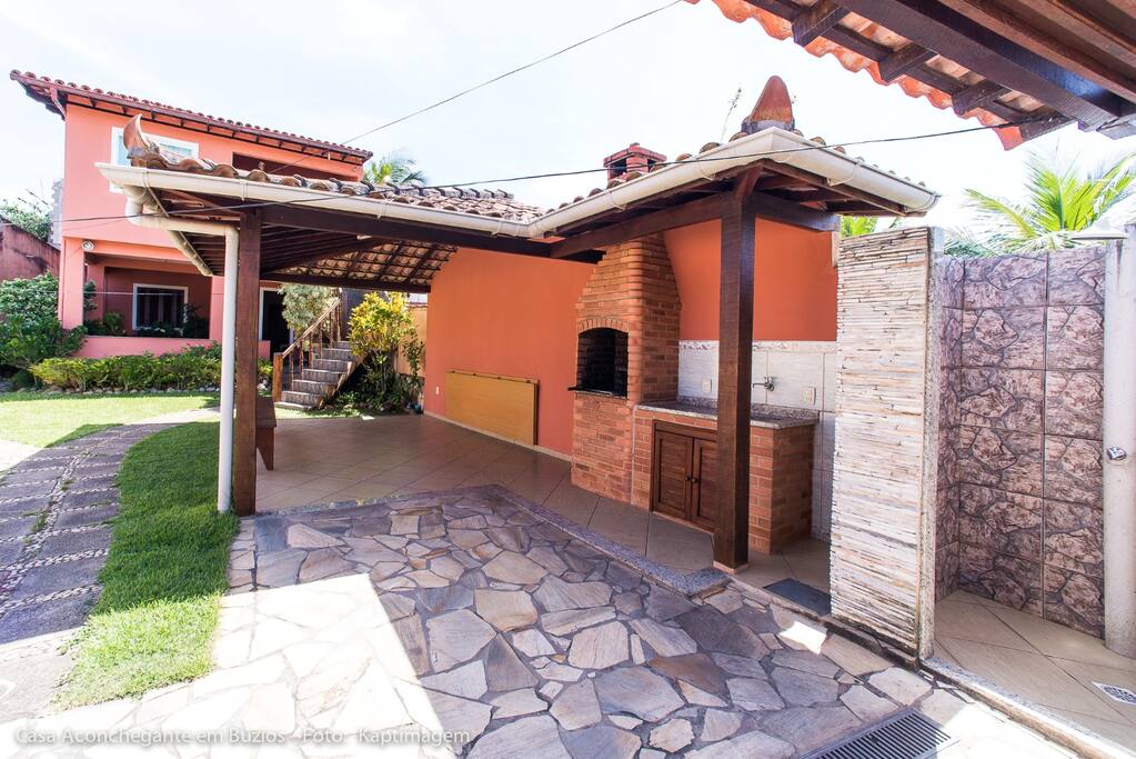 Área da churrasqueira e ducha externa