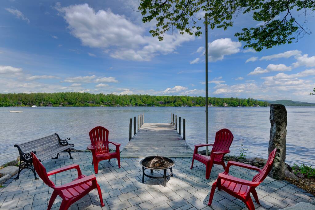 Quaint Wolfeboro Lake Winnipesaukee Lakefront Home Cottages for Rent