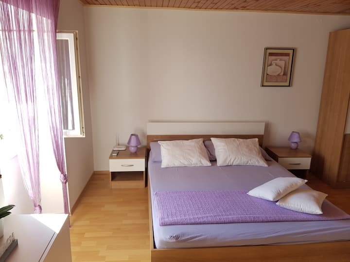 Ოთახი ლავანდერი