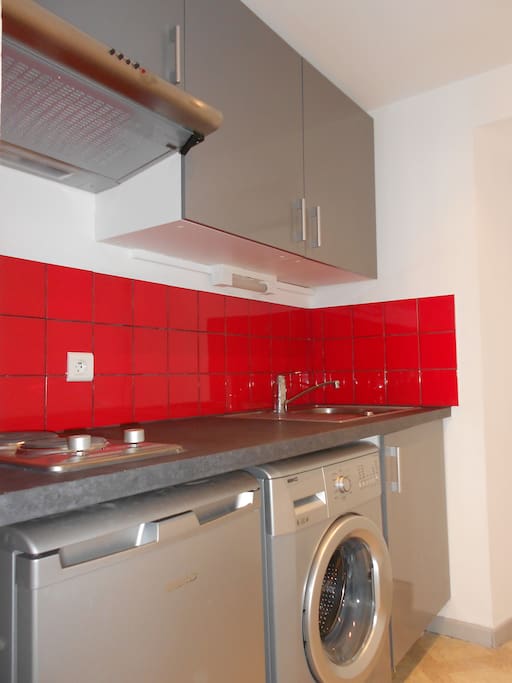 Cuisine neuve avec lave-linge