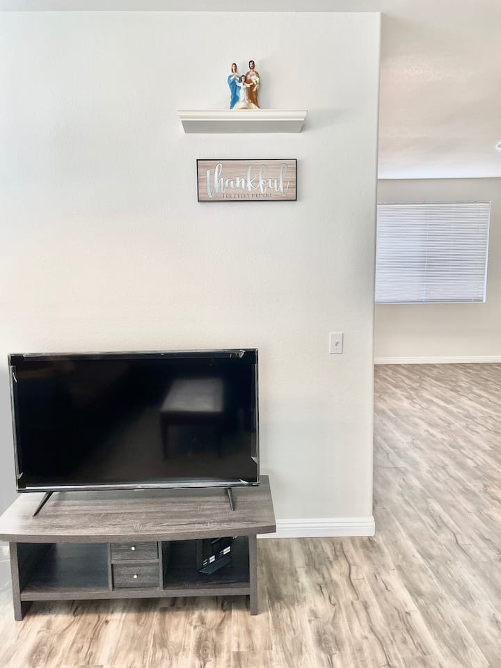 Amazing Home - Victorville, CA