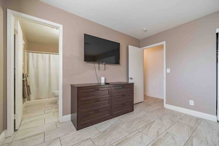 Weekend getaway 3-Bedroom home away from home gallery image 3