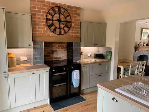 Popular Airbnb listing: Cosy 3 bedroom cottage with log burner. in West Dorset
