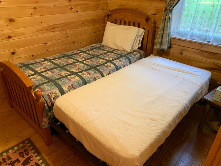 La cama nido aparece o puede permanecer más baja