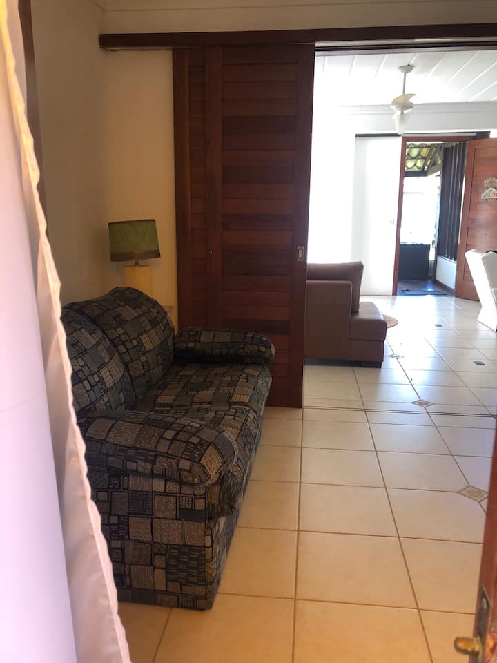 REVERSABLE ROOM TO USE AS BEDROOM 4