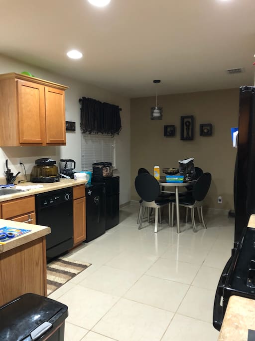 Kitchen and breakfast table