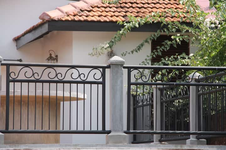 Pogled na Veliku vilu 