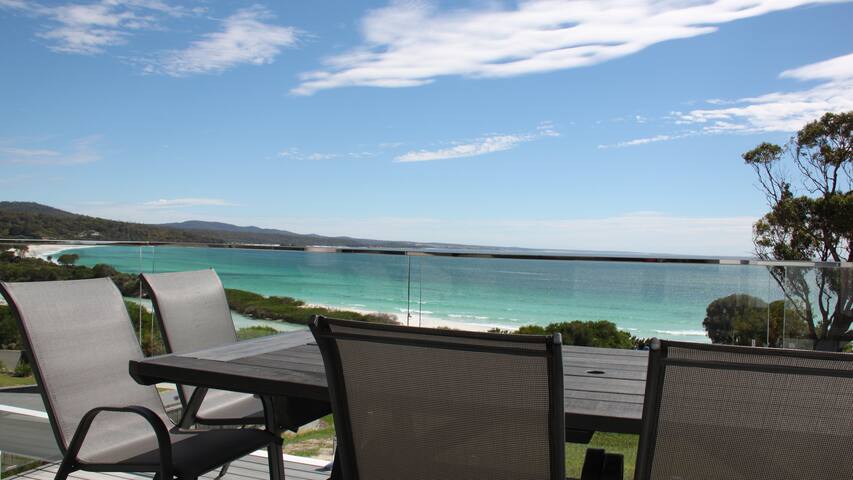 BEACHHOUSE BINALONG Ultimate luxury – Bay of Fires gallery image 2
