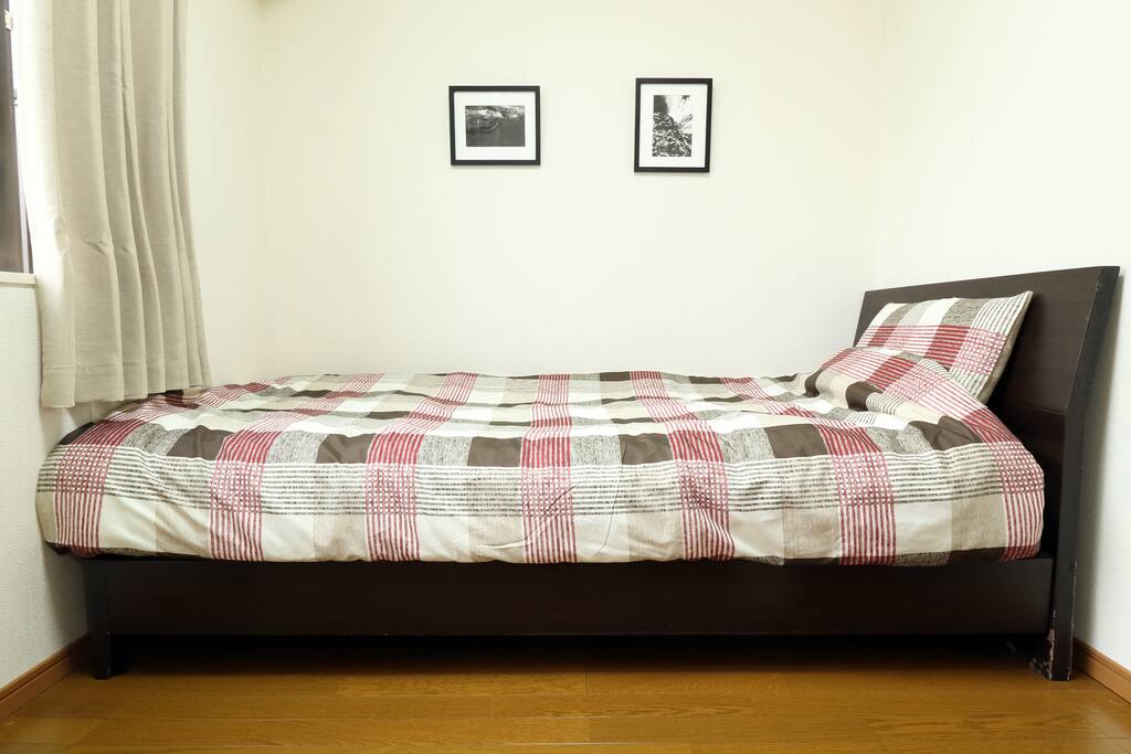 快適なベッドがあります。
A comfortable bed.