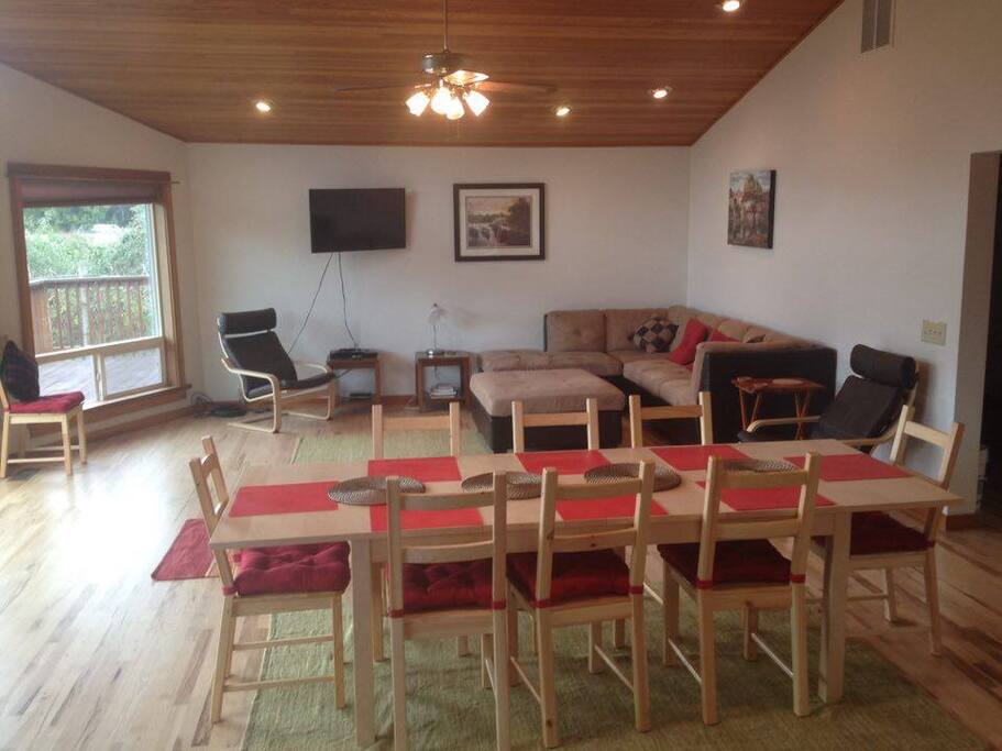 living/dining area