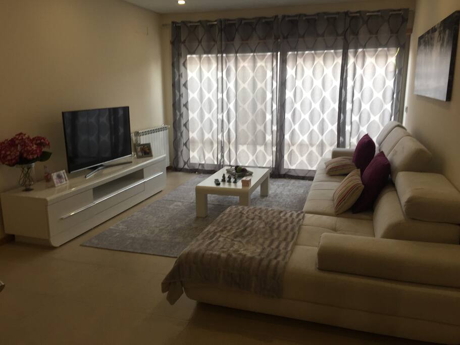 Wohnzimmer, TV, Sonnenterasse