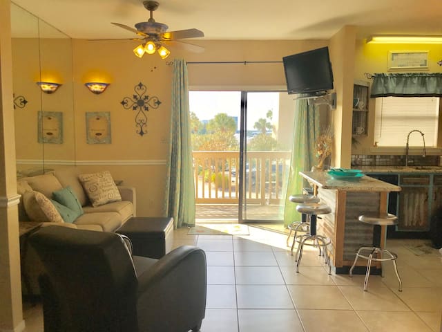 Lei Lani Life, Live it, Love it!