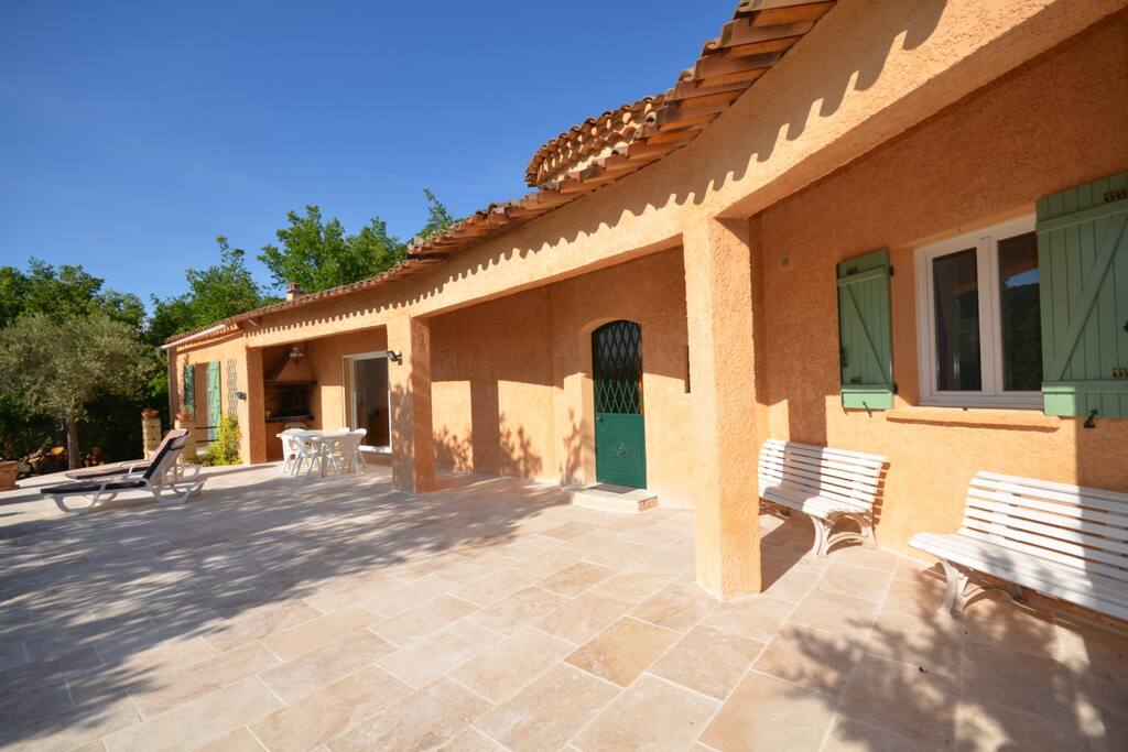 Une villa T3 idéalement pour 4 personnes. (Possibilité 5 si il y a un troisième enfant)