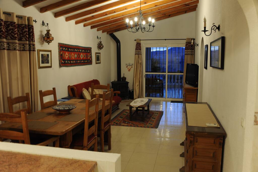 dining area into lounge