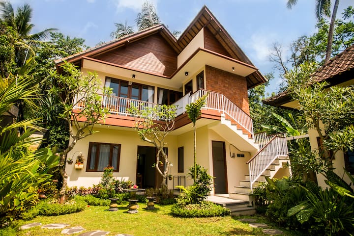 Compact Magic 2-floor 4bdr House With Yoga Terrace - Bali