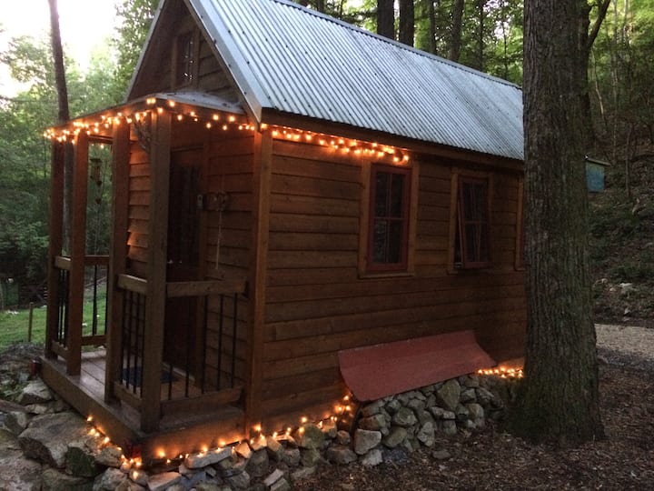 Tiny Owl Tiny houses for Rent in Newport, Tennessee, United States