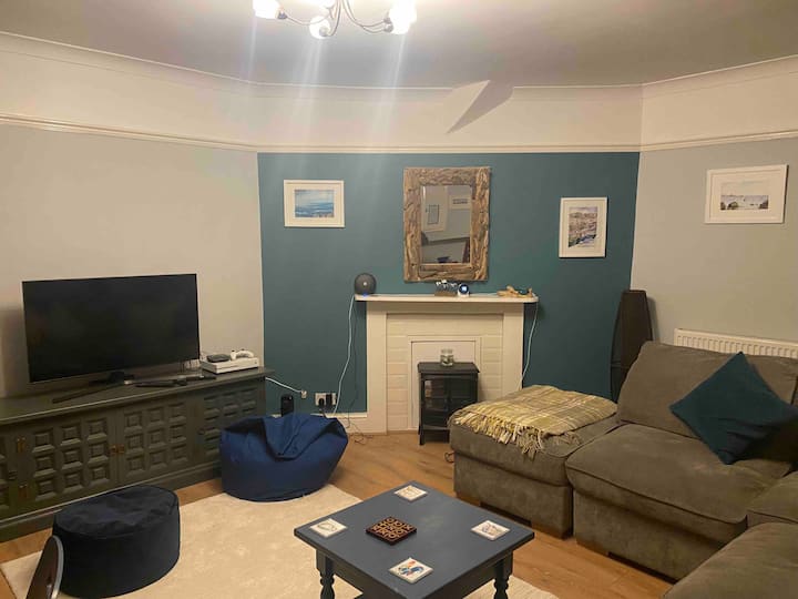 The Tudors, Spacious. 2 Double Bedroom Flat. - Paignton