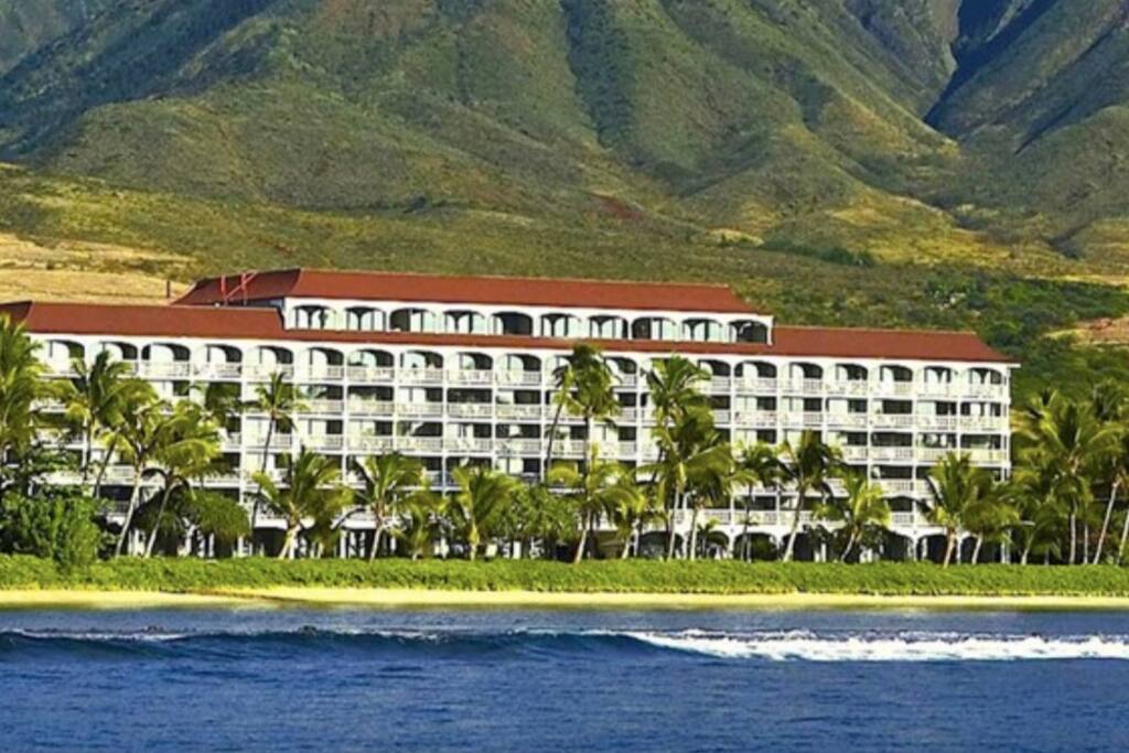 Building from ocean side:note-628 is a mountain side unit.