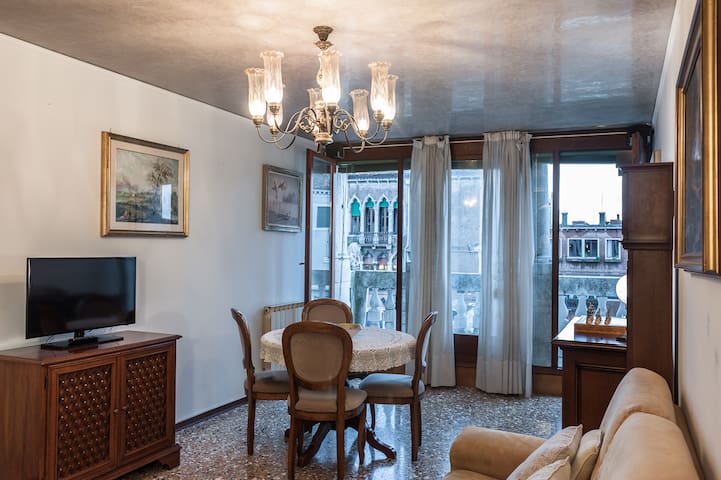La Casa Veneziana, lovely view on Canal Cannaregio