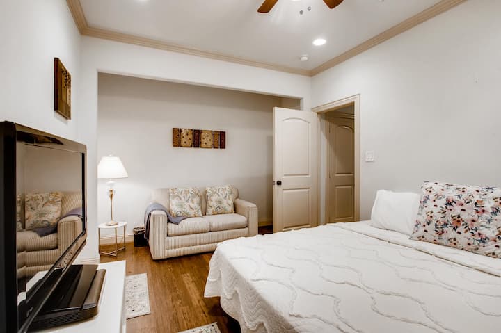 5100 - 4号卧室-沙发床和标准双人床（ 1楼）