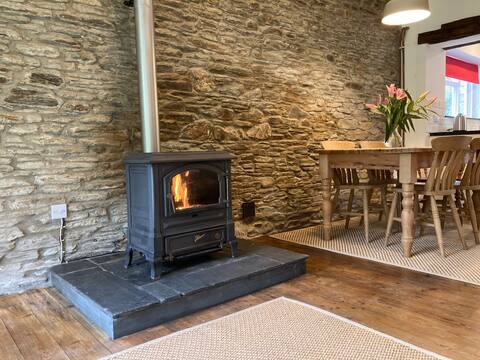 New: The Wagon House: Beautiful Barn Conversion