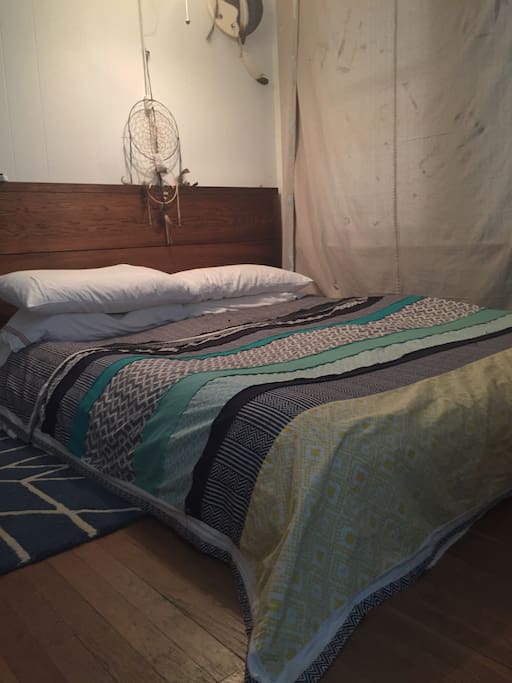 Bedroom 1 - King