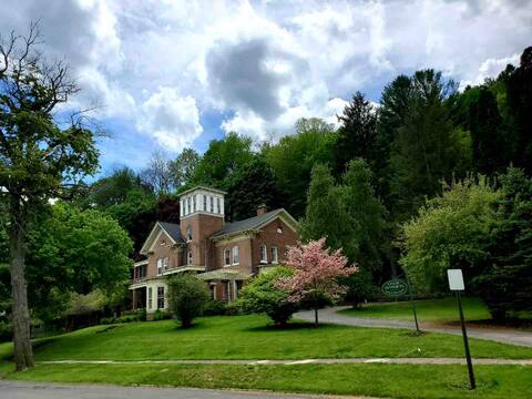Cook Mansion Whole House Rental