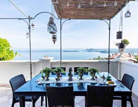 Charming Lake Garda Relaxation Villa - VillaRo