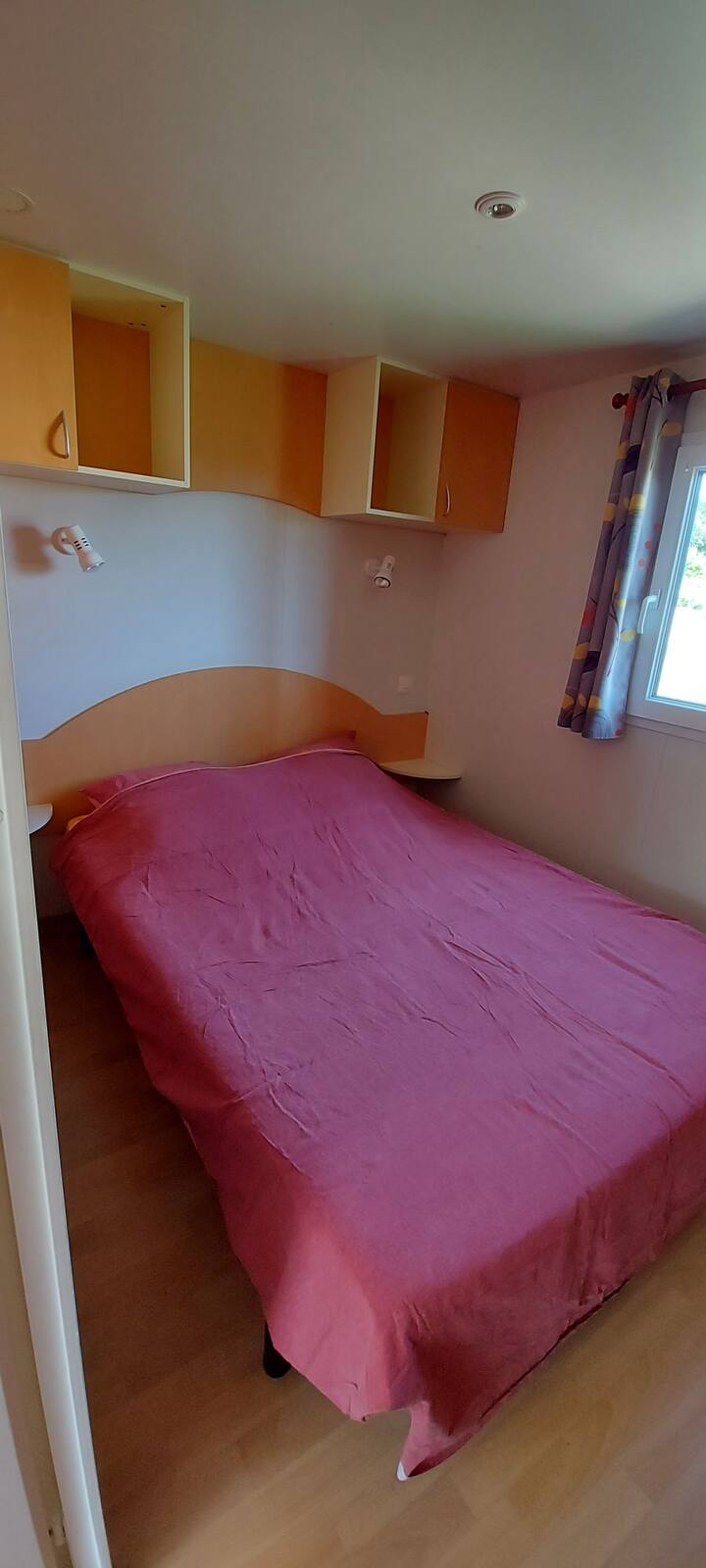 საძინებელი 1