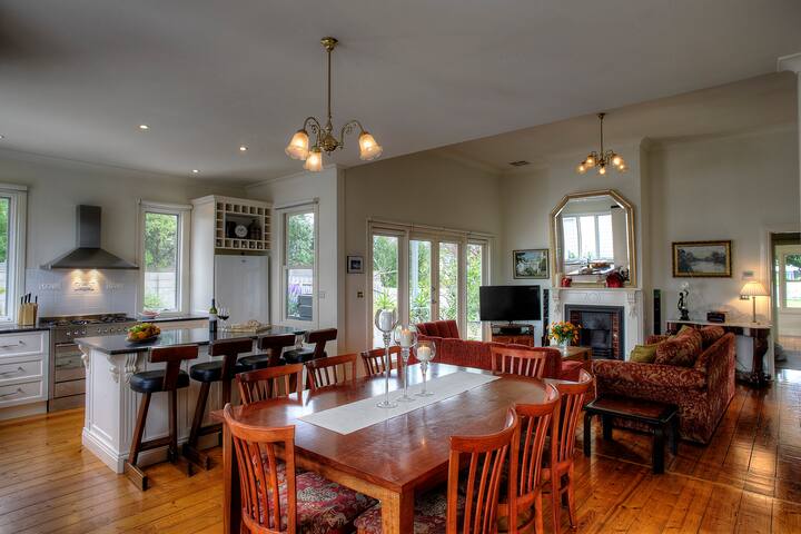 Lonsdale Palms Holiday Retreat gallery image 4