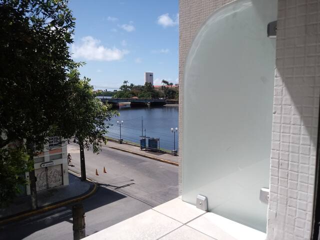 Alegre Espaçoso apto105 às margens do  Capibaribe