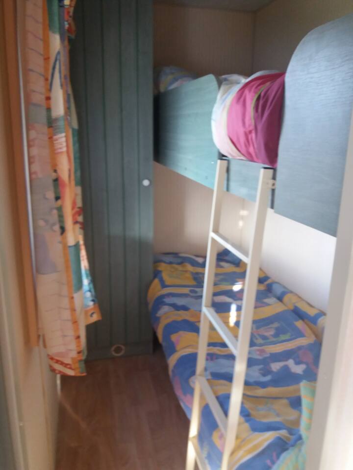 i letti a castello sono larghi solo 70 cm!