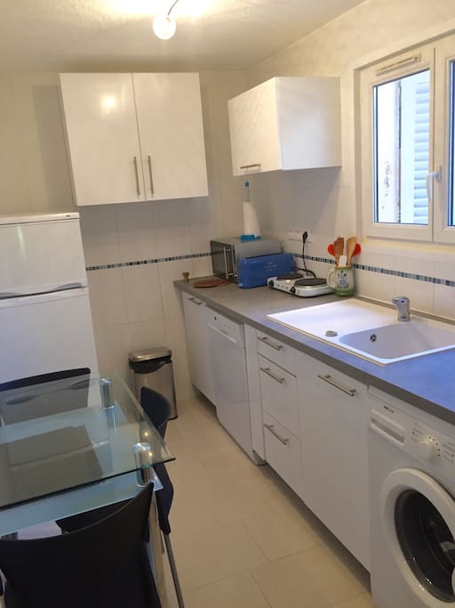A small but furnished kitchen
