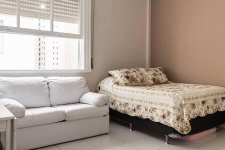 Canto aconchegante a 50 mts da praia