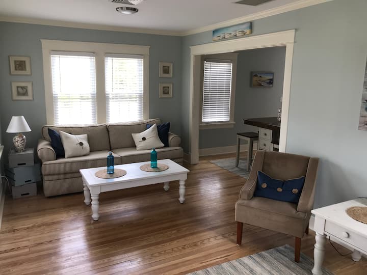 THE SUNSEEKER Beach Access Across Street Houses for Rent in Angola