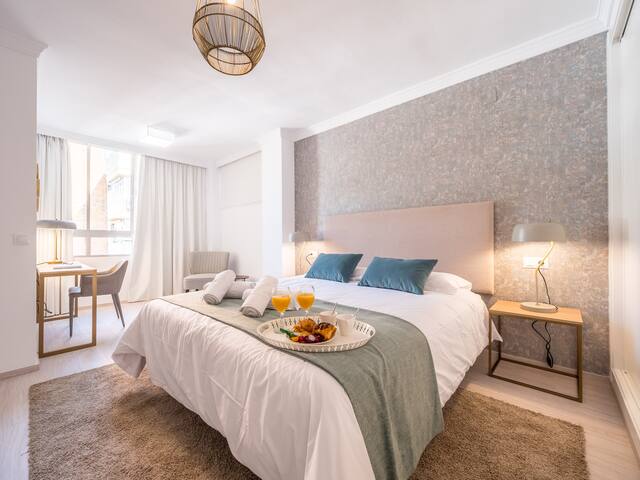 Sunset Málaga Apartments managed Airbnb listing 1